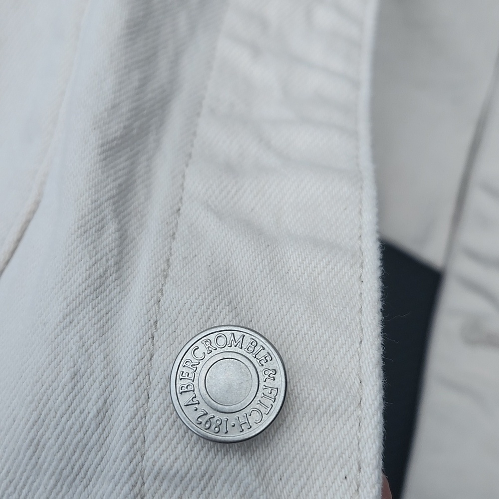 Abercrombie & Fitch Cream Lightweight Shirt Jacket - Picture 15 of 16